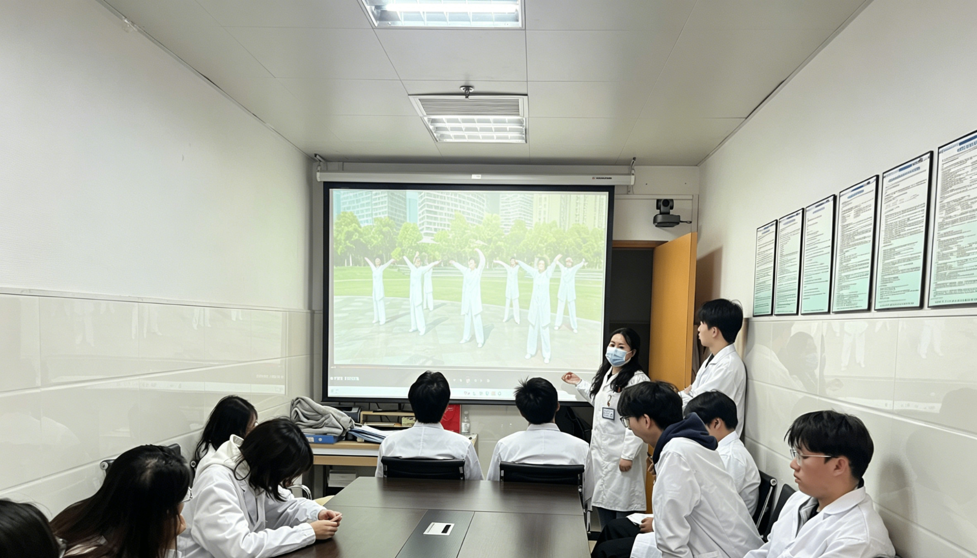 Small-group teaching and classroom demonstration
